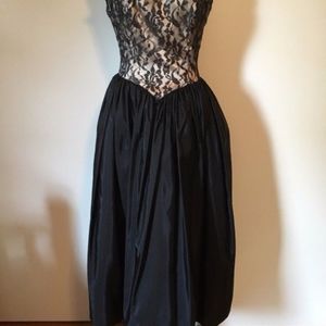 SOLD. Vintage Womens Cocktail Black Gunne Sax Prom Dress